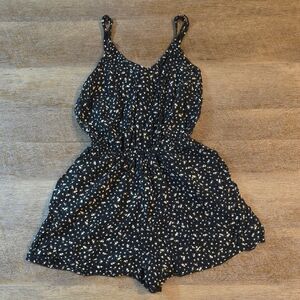 H&M Black and White Floral One Piece Romper. Size XXS